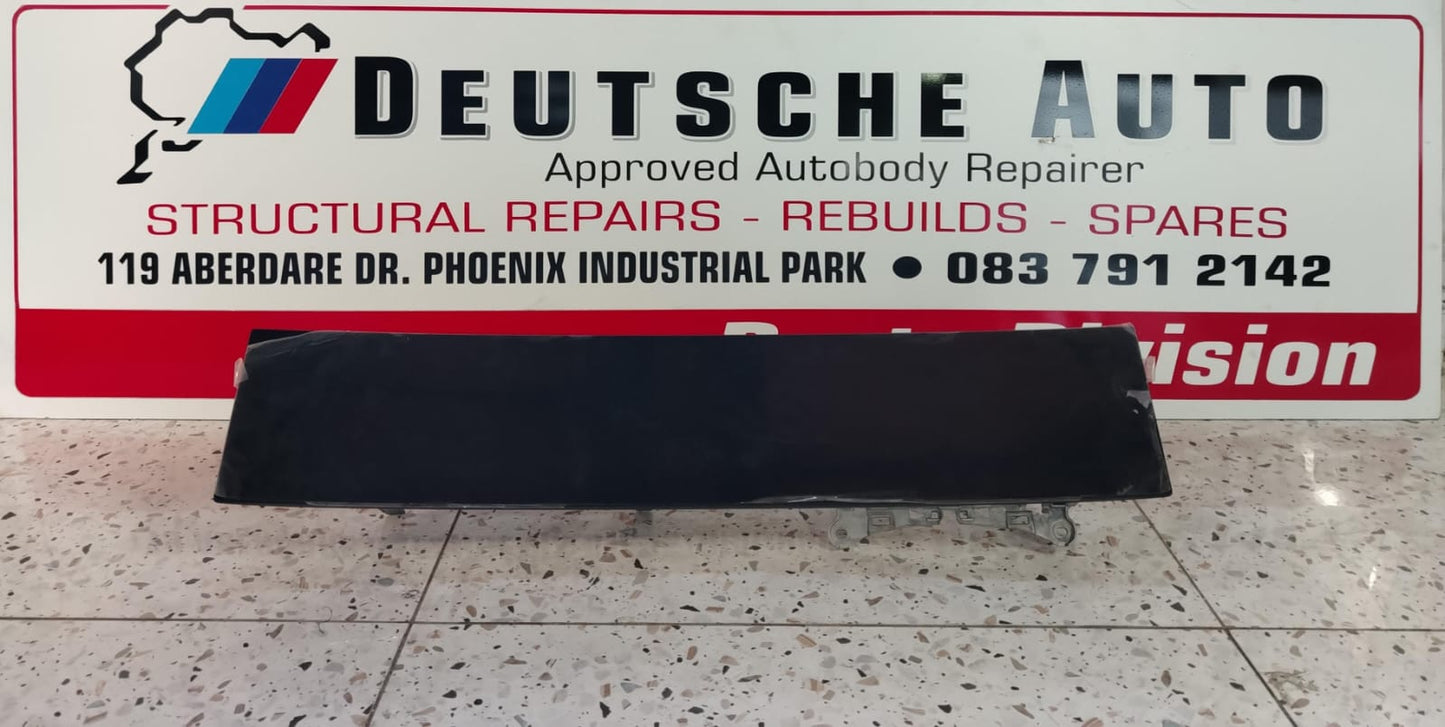 OEM BMW X5 ENTERTAINMENT SCREEN (P.O.A)