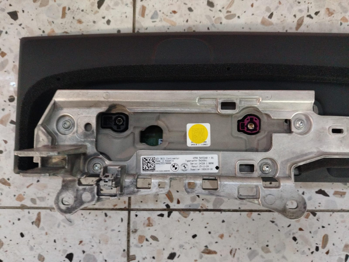 OEM BMW X5 ENTERTAINMENT SCREEN (P.O.A)