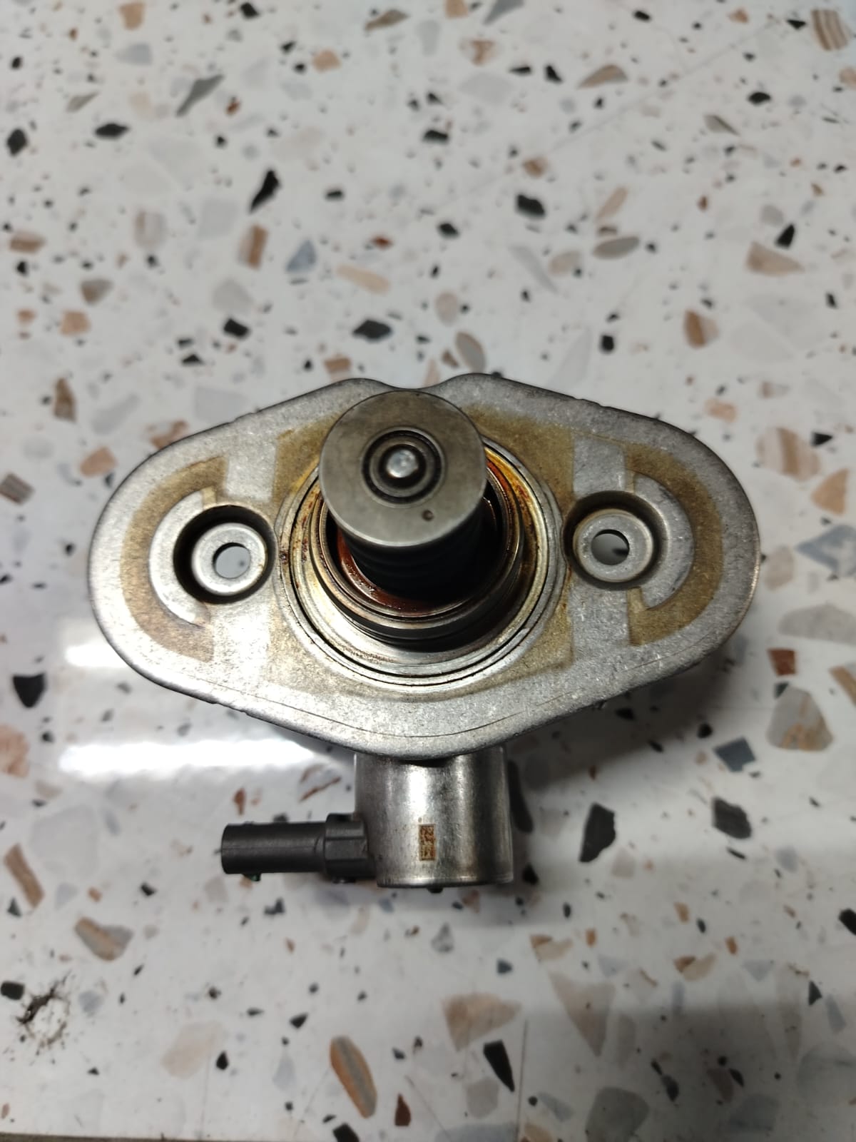BMW HIGH PRESSURE FUEL PUMP