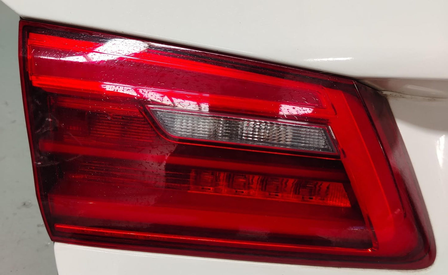 2020-2023 BMW G30 5SERIES LEFT INNER TAIL LIGHT